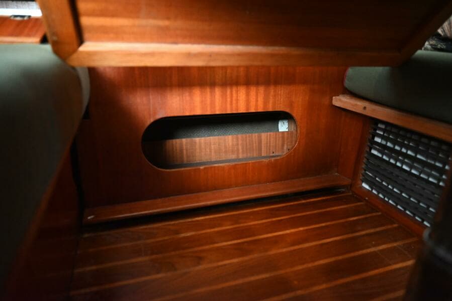 1980 Pearson Pilothouse 365