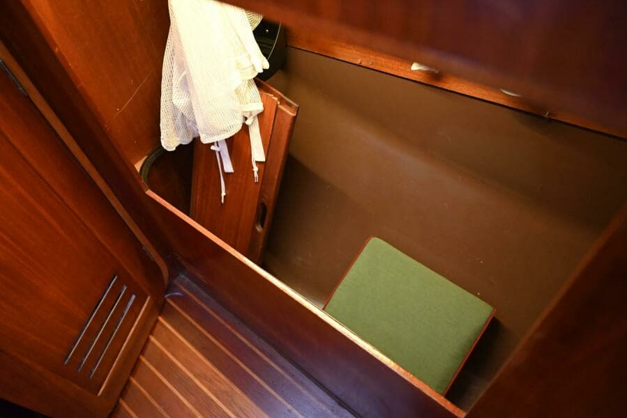 1980 Pearson Pilothouse 365