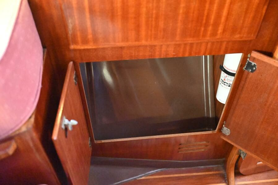 1980 Pearson Pilothouse 365