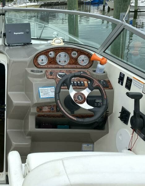 2006 Rinker 270 Fiesta Vee