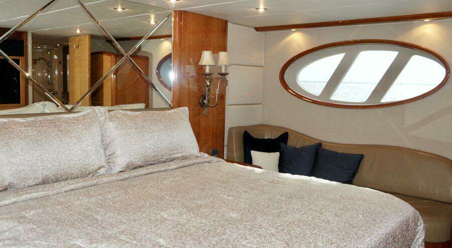 2007 Lazzara 74 Motor Yacht Kathleen