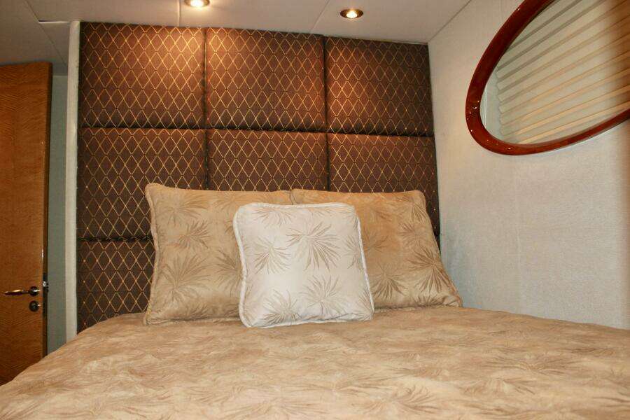 2007 Lazzara 74 Motor Yacht Kathleen