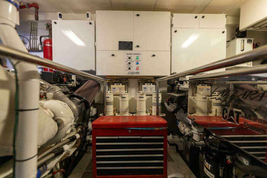 2007 Lazzara 74 Motor Yacht Kathleen