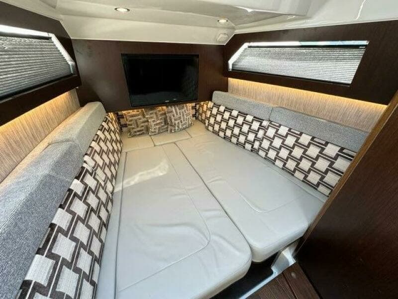 2021 Pursuit 428 Sport