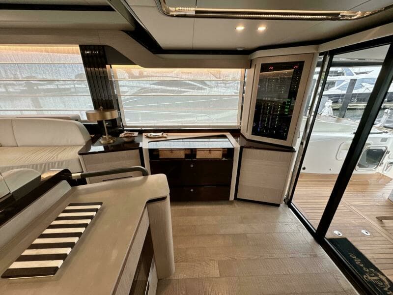 2023 Absolute 52 Navetta