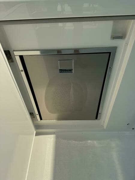 2023 Absolute 52 Navetta