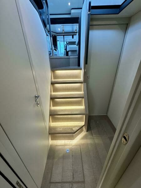 2023 Absolute 52 Navetta