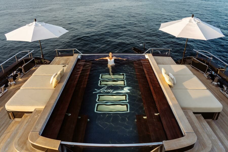 Loon 221' Main Deck Aft Pool