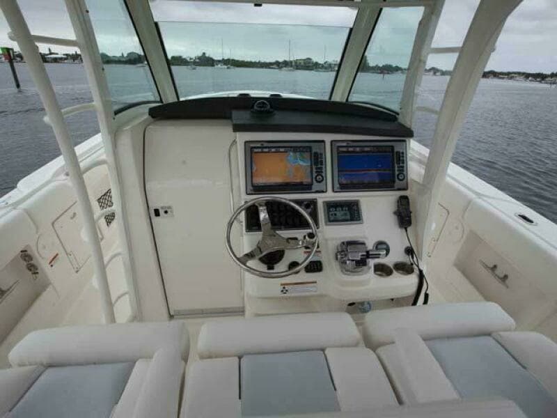 2014 Boston Whaler 370 Outrage