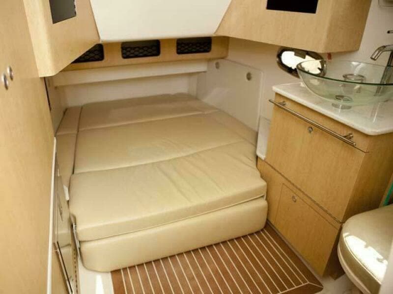 2014 Boston Whaler 370 Outrage