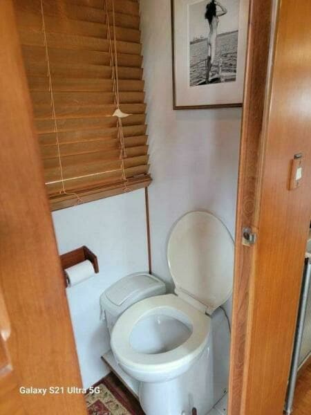 1987 Marine Trader Wide Body