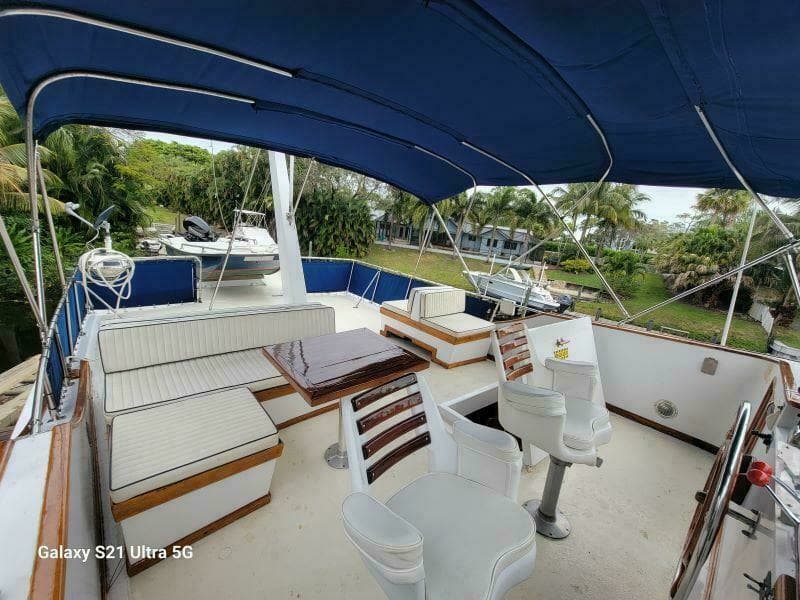 1987 Marine Trader Wide Body