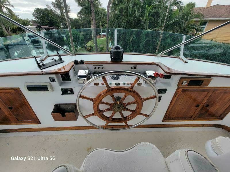 1987 Marine Trader Wide Body