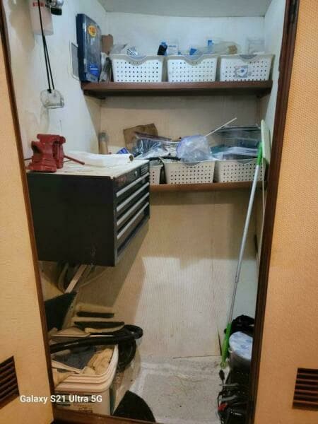 1987 Marine Trader Wide Body