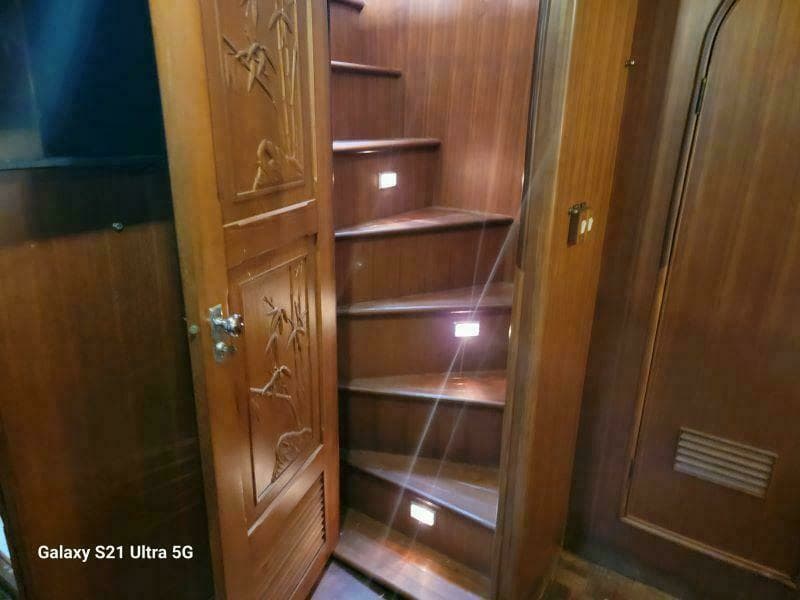 1987 Marine Trader Wide Body