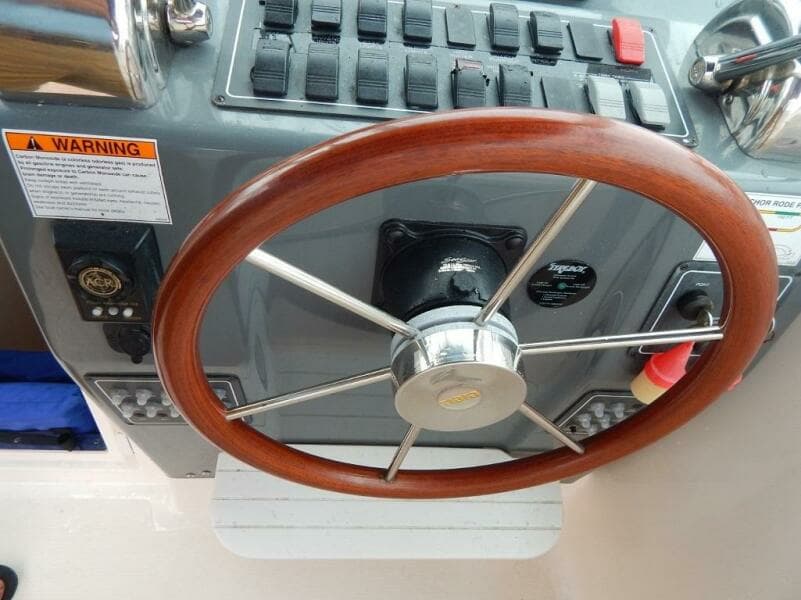 2004 Tiara Yachts 2900 Coronet Harbor Edition