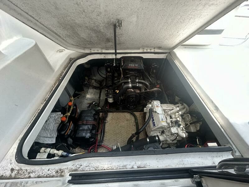 1996 Silverton 312 Sedan Cruiser