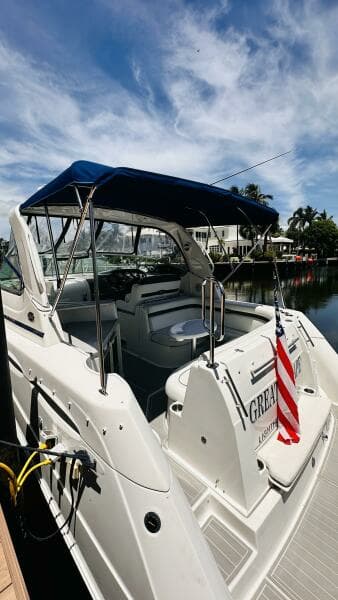 2007 Rinker 350 Express Cruiser