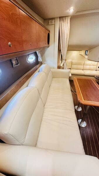 2007 Rinker 350 Express Cruiser