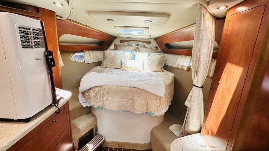 2007 Rinker 350 Express Cruiser