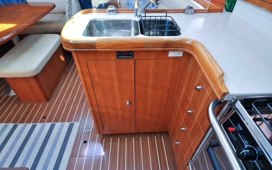 Hunter 45CC   Coralee   Offered For Sale684