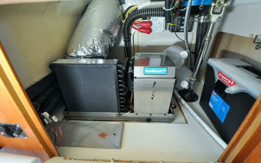 Hunter 45CC   Coralee   Offered For Sale651