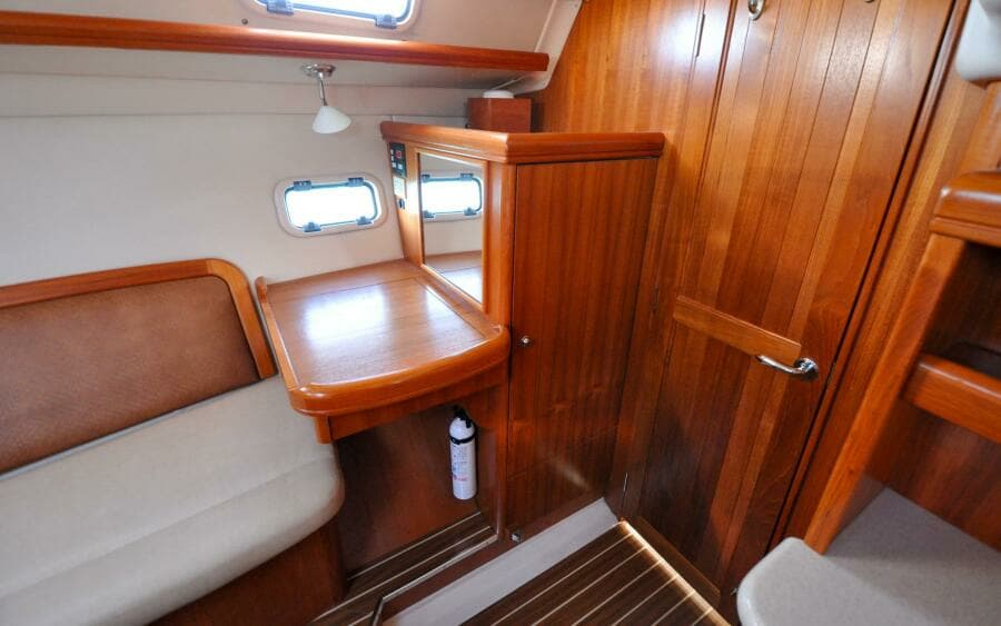 Hunter 45CC   Coralee   Offered For Sale631