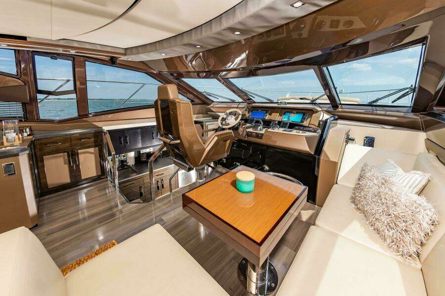 2013 Marquis 63 Sport Yacht