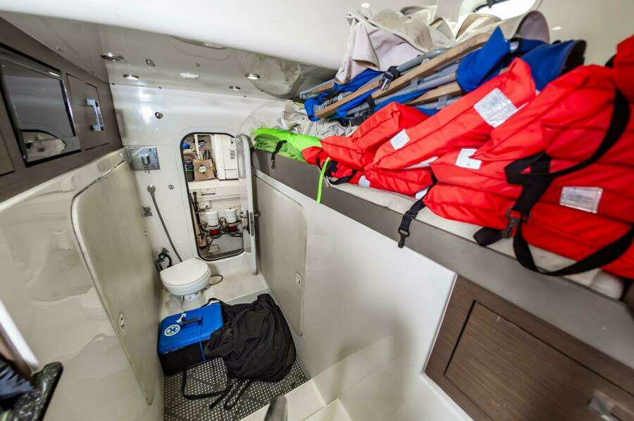 2013 Marquis 63 Sport Yacht