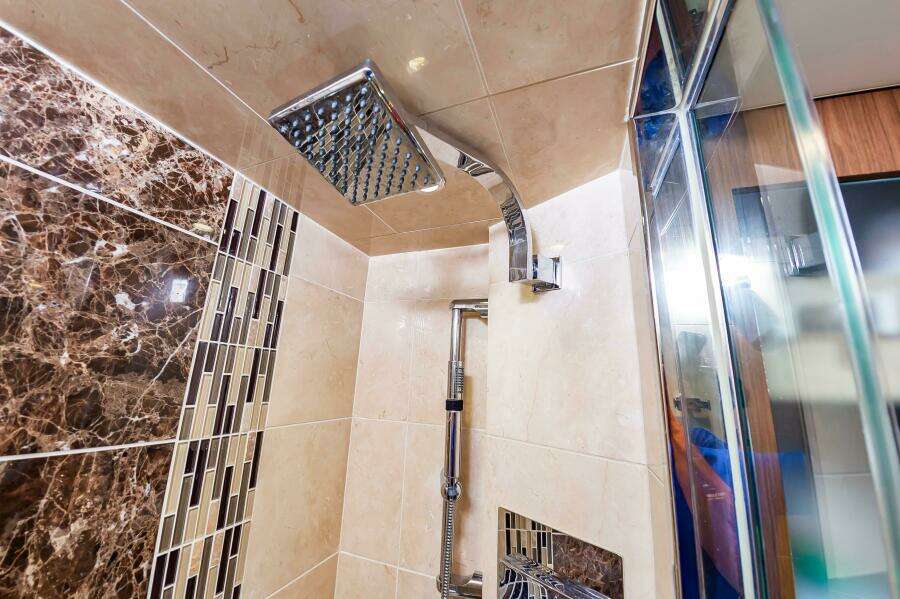 2013 Marquis 63 Sport Yacht