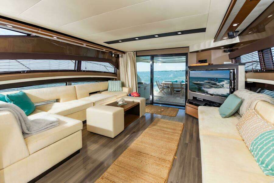2013 Marquis 63 Sport Yacht