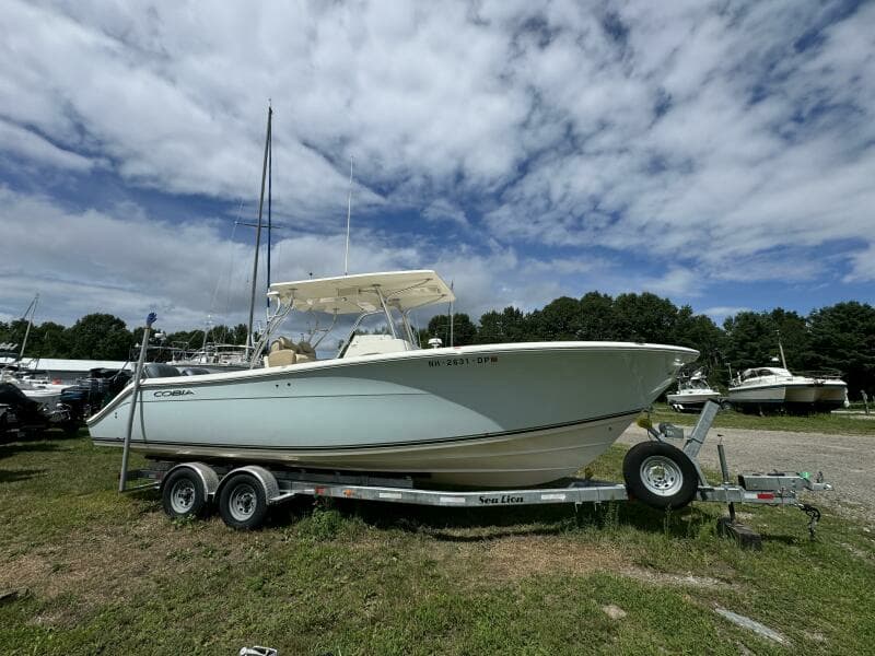 2013 Cobia 296 CC