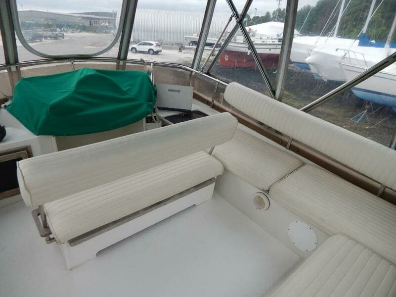 1983 Carver Mariner 2897