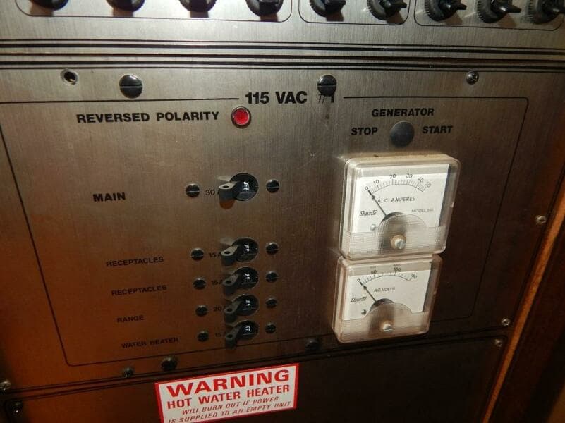 1983 Carver Mariner 2897