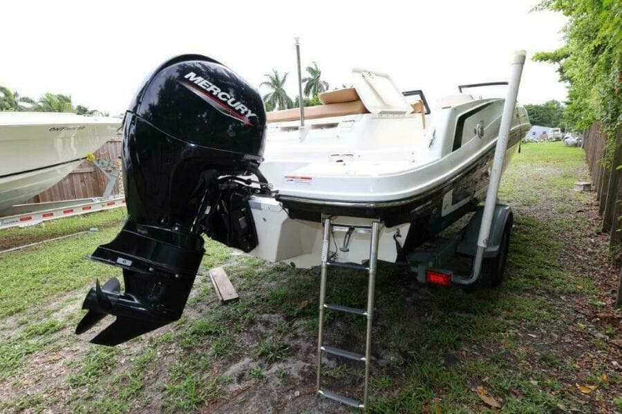 2019 Bayliner VR5 Bowrider OB