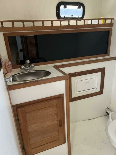 31'Eastern Enclosed head