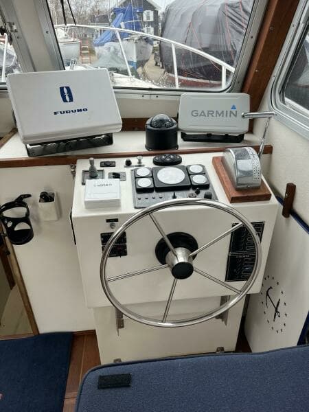 31'Eastern Lower Helm