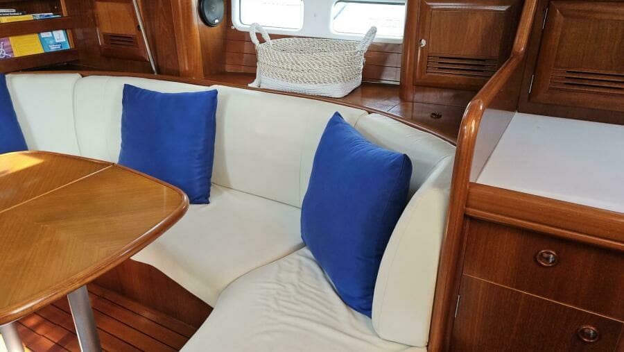 2002 Beneteau Limited Edition 411