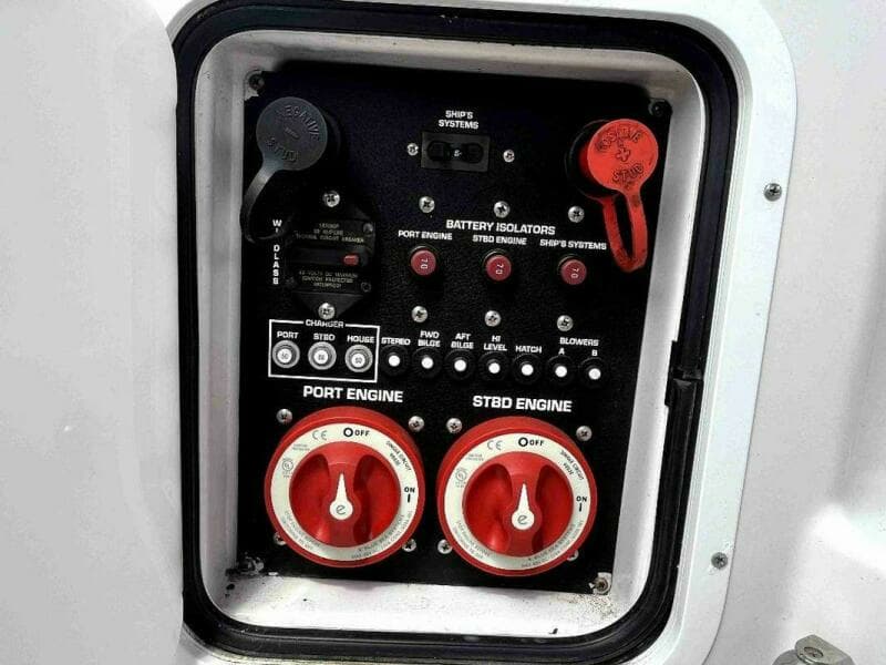 2008 Four Winns V338