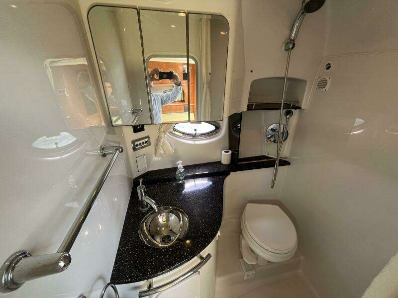 2008 Four Winns V338