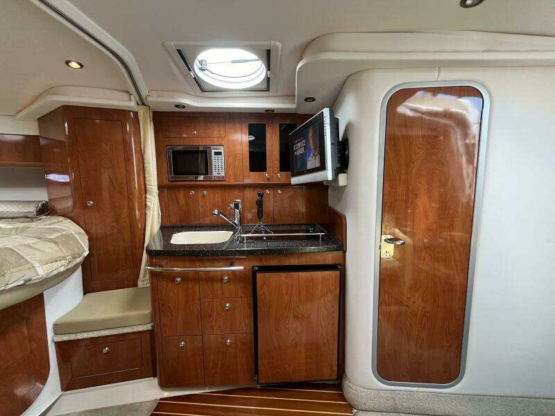 2008 Four Winns V338