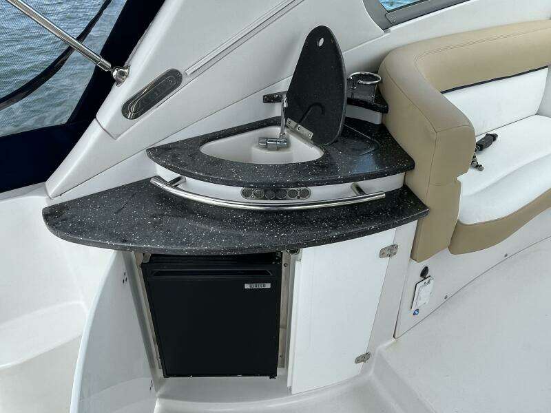 2008 Four Winns V338