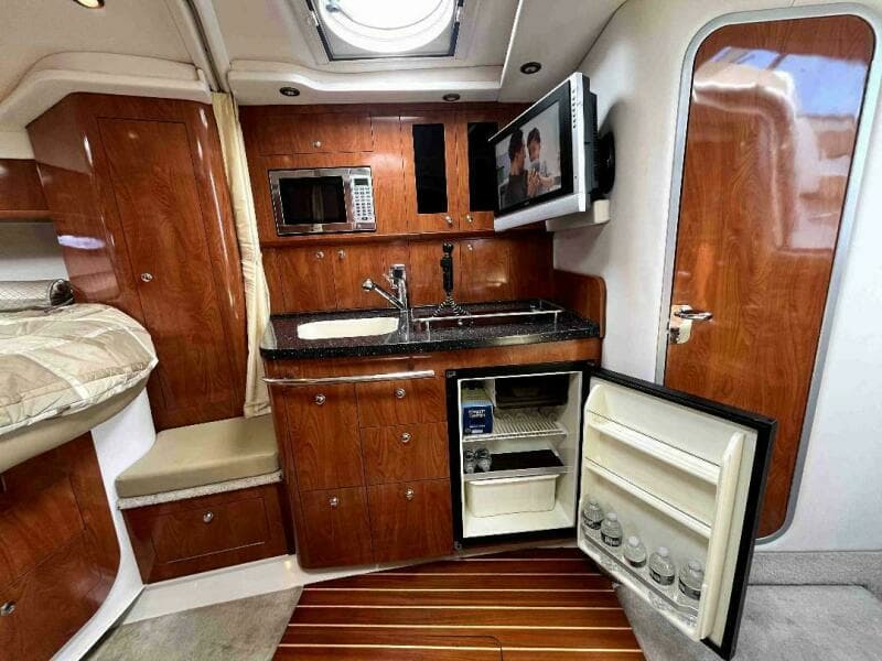 2008 Four Winns V338