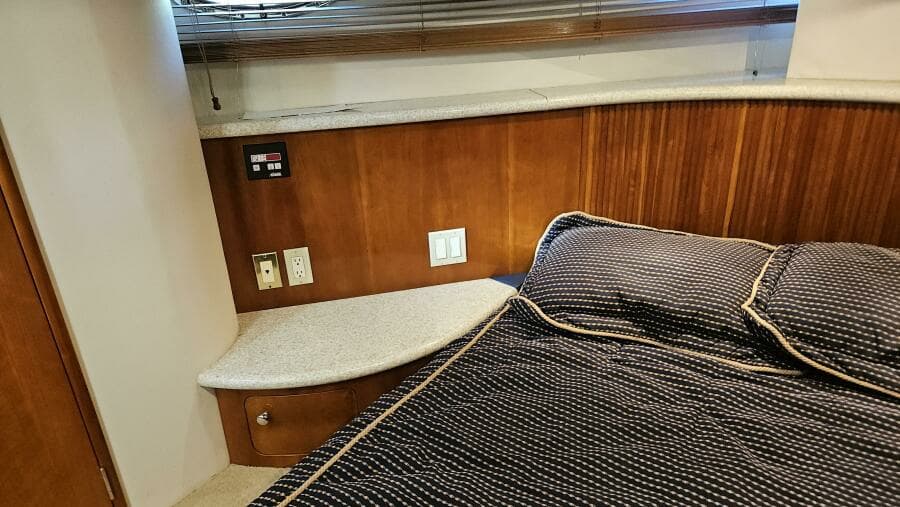 2000 Carver 450 Voyager