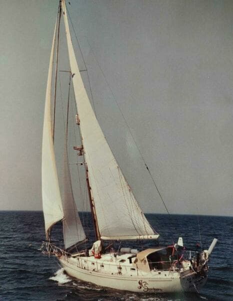 38' Cruising Sailboat For S