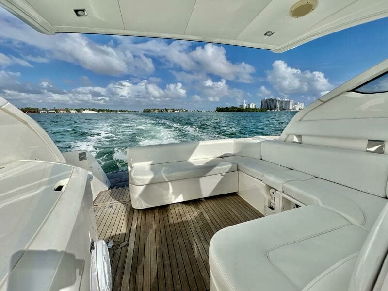 Fairline 38 - Naomi - Cockpit