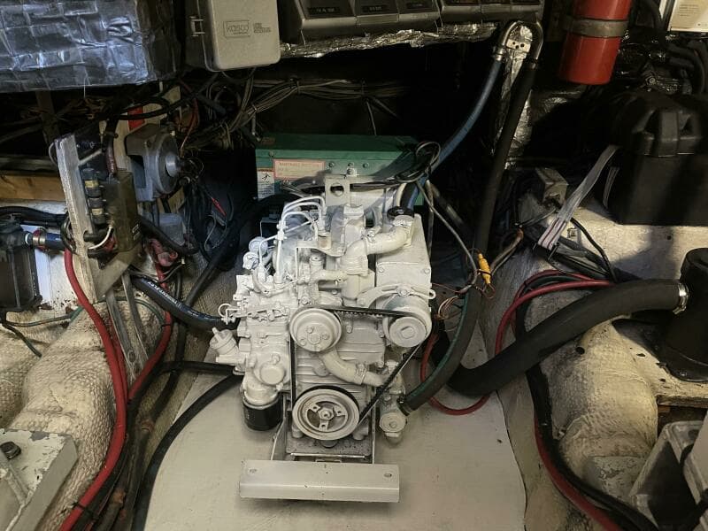 1986 Chris-Craft Commander 422