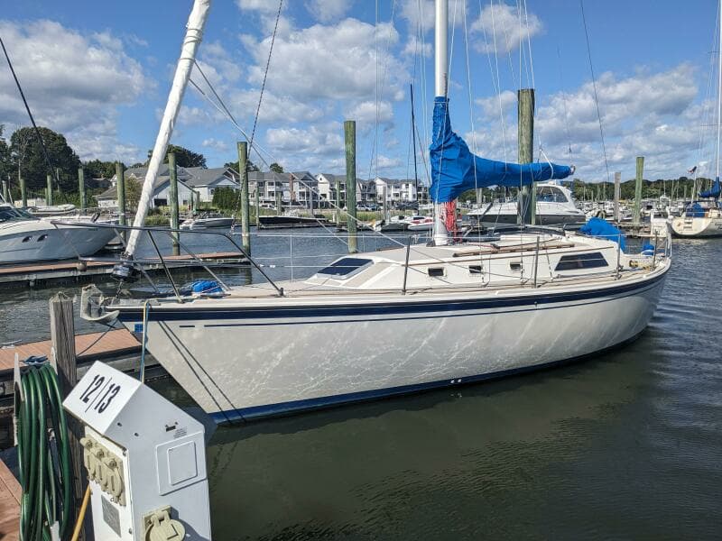 1985 O'Day 35 Shoal Draft