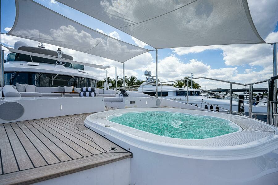 Benetti 132 - Cofina - Exterior Bridge Deck Jacuzzi