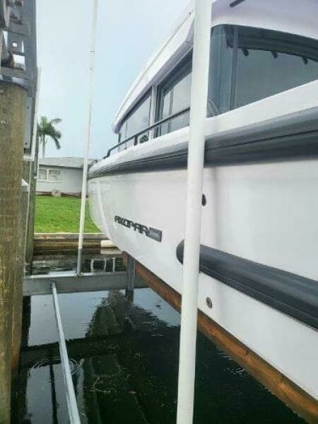 2024 Axopar 37 XC CROSS CABIN